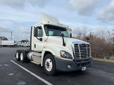 Used 2019 Freightliner Cascadia - photo 1