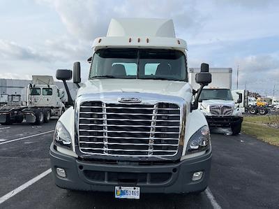 Used 2019 Freightliner Cascadia - photo 1