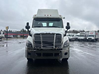 Used 2019 Freightliner Cascadia Detroit DD13 Semi Truck for sale #220535 - photo 2