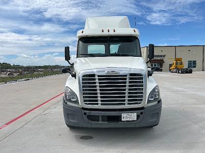 Used 2019 Freightliner Cascadia Detroit DD13 Semi Truck for sale #220787 - photo 2