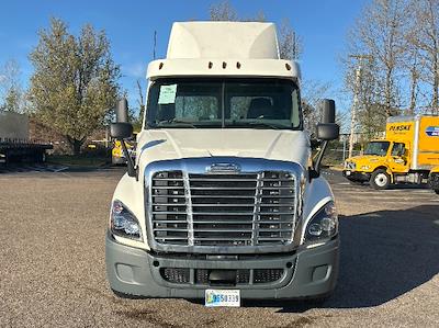 Used 2019 Freightliner Cascadia Detroit DD13 Semi Truck for sale #220814 - photo 2