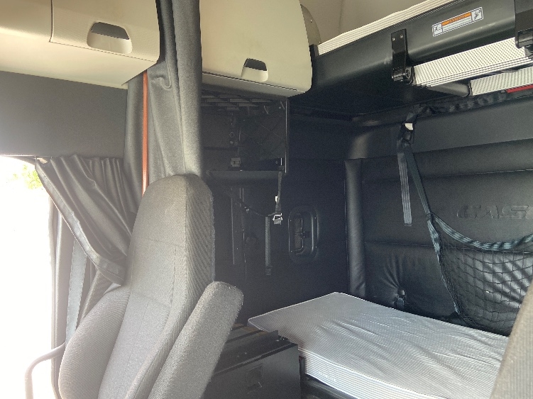 Used 2024 Freightliner Cascadia - photo 21