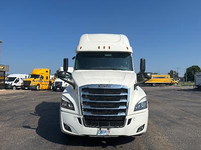 Used 2019 Freightliner Cascadia Detroit DD15AT Semi Truck with Sleeper Cab for sale #220962 - photo 2