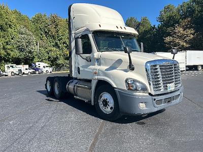 Used 2019 Freightliner Cascadia Detroit DD15AT Semi Truck for sale #221173 - photo 1