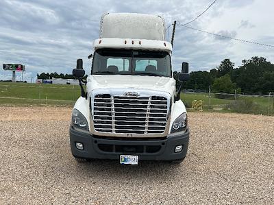 Used 2019 Freightliner Cascadia Detroit DD13 Semi Truck for sale #221284 - photo 2
