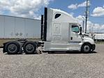 Used 2020 Freightliner Cascadia Detroit DD15AT Semi Truck with Sleeper Cab for sale #221542 - photo 8