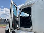 Used 2020 Freightliner Cascadia Detroit DD15AT Semi Truck with Sleeper Cab for sale #221542 - photo 9