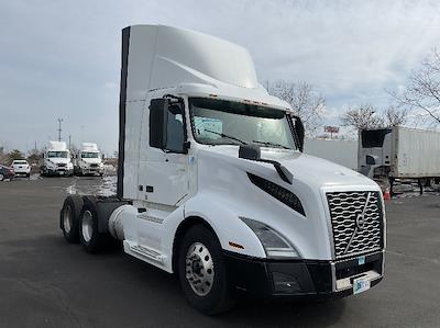 Used 2019 Volvo VNL - photo 1