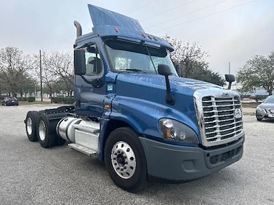 Used 2019 Freightliner Cascadia Detroit DD15AT Semi Truck for sale #221978 - photo 1