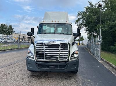 Used 2019 Freightliner Cascadia Detroit DD13 Semi Truck for sale #222213 - photo 2