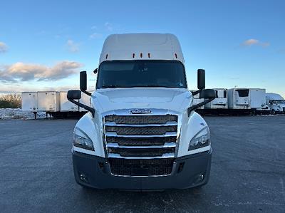 Used 2019 Freightliner Cascadia Detroit DD15AT Semi Truck with Sleeper Cab for sale #222549 - photo 2