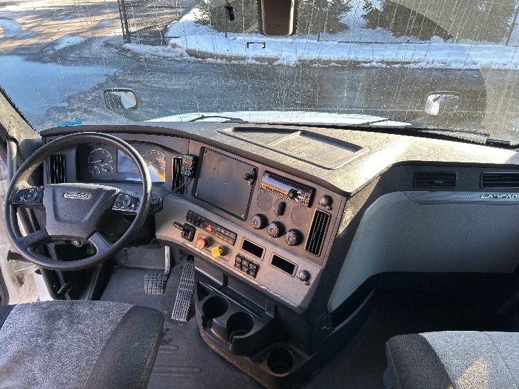 Used 2019 Freightliner Cascadia - photo 14