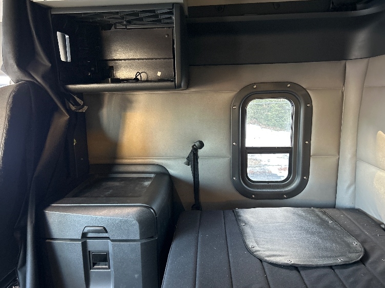 Used 2019 Freightliner Cascadia - photo 21