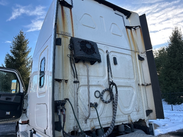 Used 2019 Freightliner Cascadia - photo 24