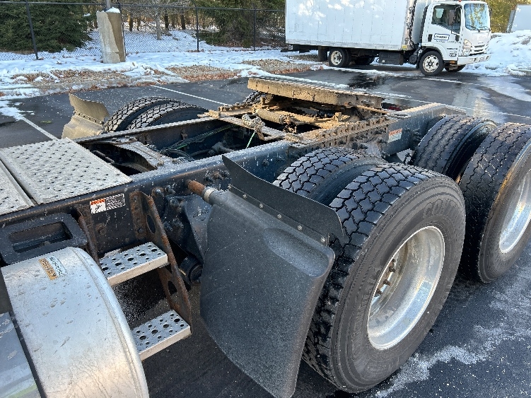 Used 2019 Freightliner Cascadia - photo 25