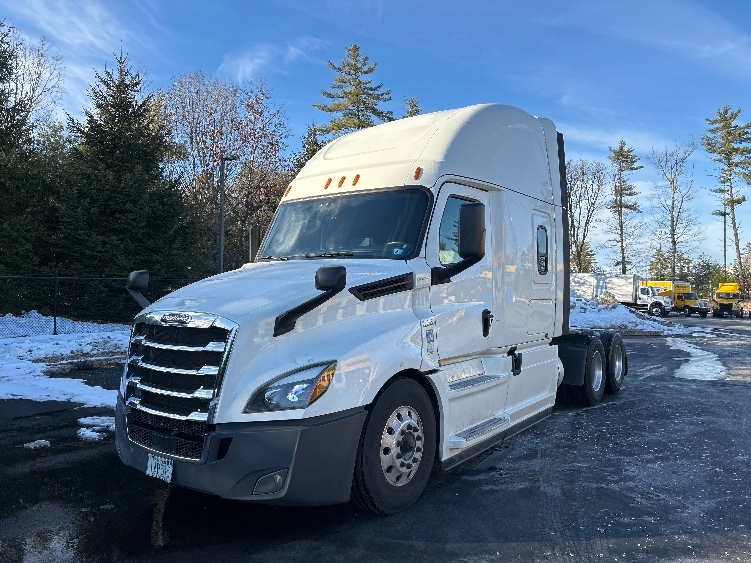 Used 2019 Freightliner Cascadia - photo 5