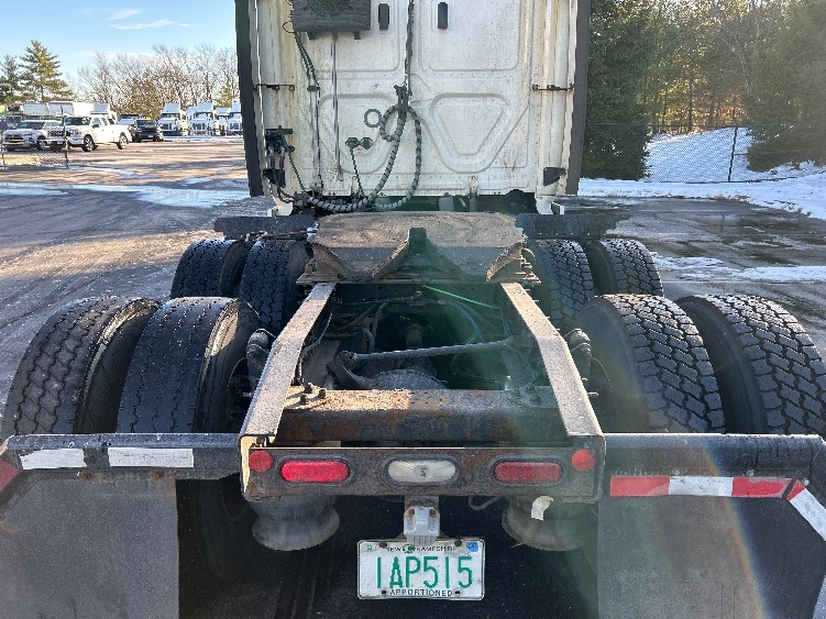 Used 2019 Freightliner Cascadia - photo 8