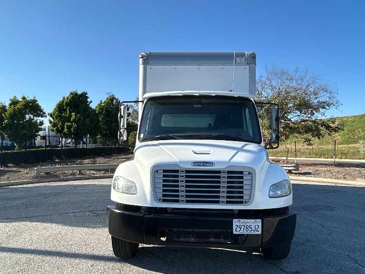 Used 2019 Freightliner M2 106 - photo 2