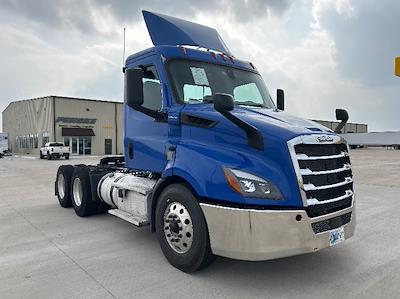 Used 2019 Freightliner Cascadia - photo 1