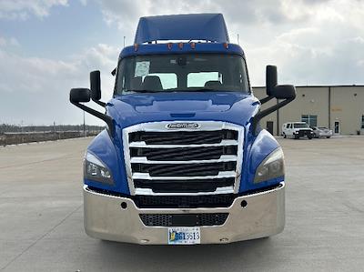 Used 2019 Freightliner Cascadia - photo 1