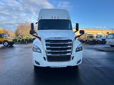 Used 2019 Freightliner Cascadia Detroit DD15AT Semi Truck with Sleeper Cab for sale #224312 - photo 2