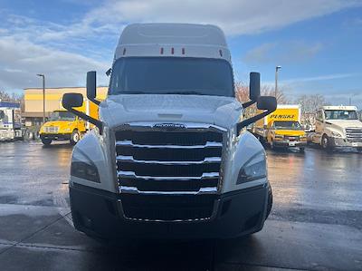 Used 2019 Freightliner Cascadia Detroit DD15AT Semi Truck with Sleeper Cab for sale #224313 - photo 2