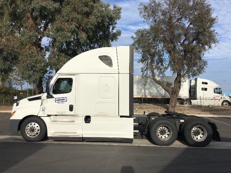 Used 2022 Freightliner Cascadia - photo 6