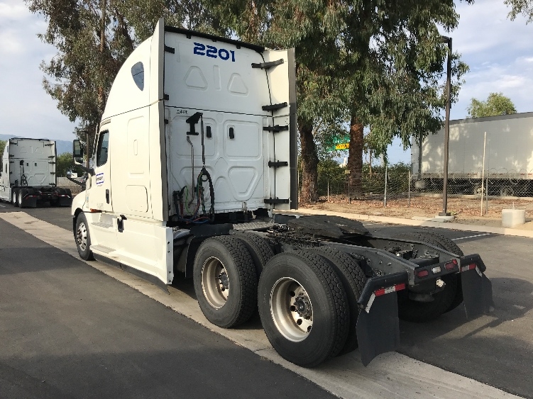 Used 2022 Freightliner Cascadia - photo 7