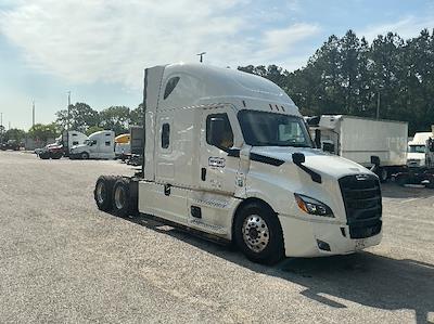 Used 2022 Freightliner Cascadia Detroit DD15AT Semi Truck with Sleeper Cab for sale #224434 - photo 1