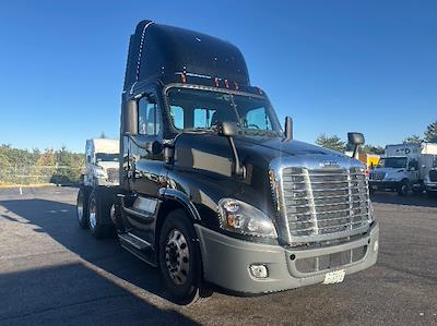 Used 2019 Freightliner Cascadia Detroit DD15AT Semi Truck for sale #224589 - photo 1