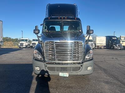 Used 2019 Freightliner Cascadia Detroit DD15AT Semi Truck for sale #224589 - photo 2
