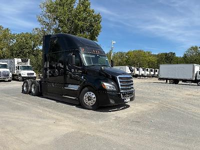 Used 2019 Freightliner Cascadia Detroit DD15AT Semi Truck with Sleeper Cab for sale #224590 - photo 1