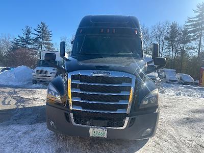 Used 2019 Freightliner Cascadia Detroit DD15AT Semi Truck with Sleeper Cab for sale #224591 - photo 2