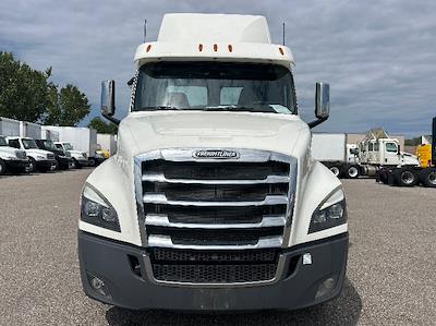 Used 2019 Freightliner Cascadia Detroit DD13 Semi Truck for sale #224685 - photo 2