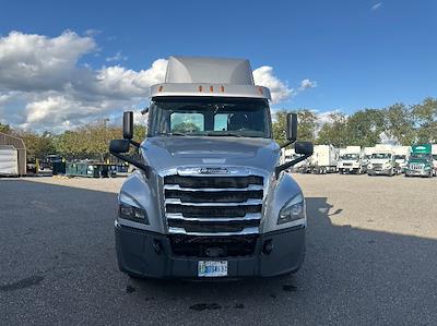 Used 2019 Freightliner Cascadia Detroit DD15AT Semi Truck for sale #224783 - photo 2