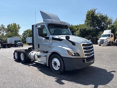 Used 2019 Freightliner Cascadia Detroit DD15AT Semi Truck for sale #224786 - photo 1