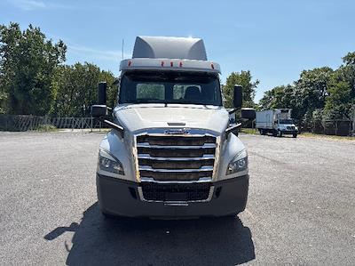 Used 2019 Freightliner Cascadia Detroit DD15AT Semi Truck for sale #224786 - photo 2