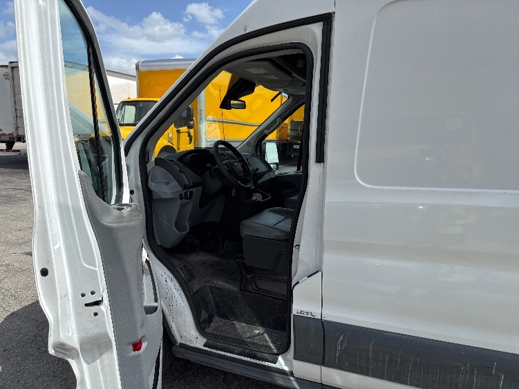 Used 2018 Ford Transit 350 HD - photo 18