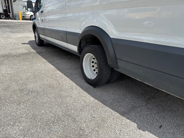 Used 2018 Ford Transit 350 HD - photo 7