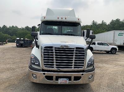Used 2019 Freightliner Cascadia Detroit DD15AT Semi Truck for sale #224886 - photo 2