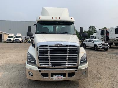 Used 2019 Freightliner Cascadia Detroit DD15AT Semi Truck for sale #224887 - photo 2