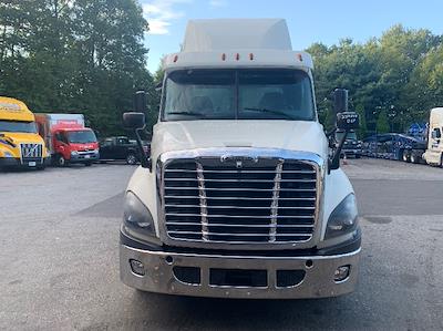 Used 2019 Freightliner Cascadia Detroit DD15AT Semi Truck for sale #224888 - photo 2