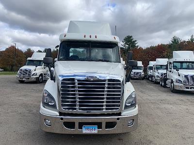 Used 2019 Freightliner Cascadia Detroit DD15AT Semi Truck for sale #224891 - photo 2