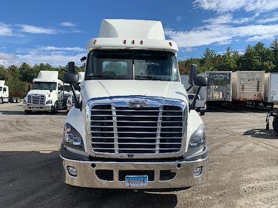 Used 2019 Freightliner Cascadia - photo 1