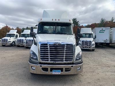 Used 2019 Freightliner Cascadia Detroit DD15AT Semi Truck for sale #224895 - photo 2