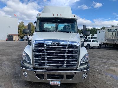 Used 2019 Freightliner Cascadia Detroit DD15AT Semi Truck for sale #224898 - photo 2