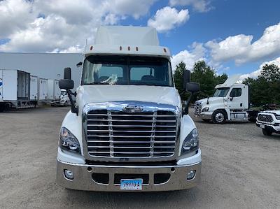 Used 2019 Freightliner Cascadia Detroit DD15AT Semi Truck for sale #224902 - photo 2