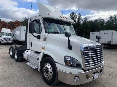 Used 2019 Freightliner Cascadia Detroit DD15AT Semi Truck for sale #224903 - photo 1