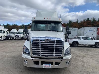 Used 2019 Freightliner Cascadia Detroit DD15AT Semi Truck for sale #224903 - photo 2