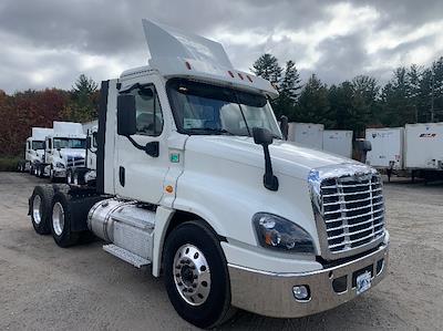Used 2019 Freightliner Cascadia Detroit DD15AT Semi Truck for sale #224904 - photo 1